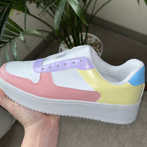 Beautiful New HandPainted Shoes MultiColor - Picture 4 of 8